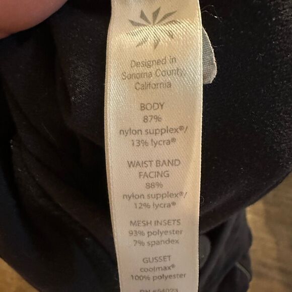 Athleta Women Black Relay Capri Crop Tight Leggings Reflectors S Style 862109 - Picture 6 of 7